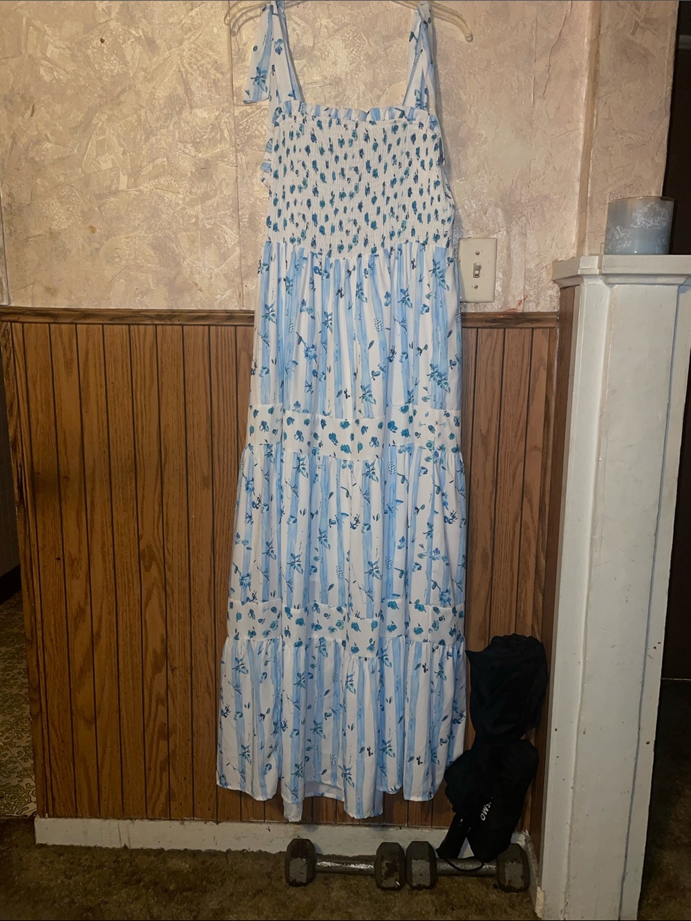 Blue & white floral halter top maxi sundress (L)(nwt)